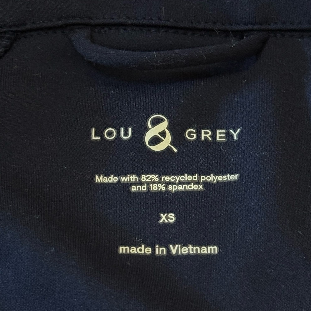 Navy Zip Up Jacket Sweater Size XS Lightweight Athleisure Minimalist Lou & Grey - Picture 7 of 7
